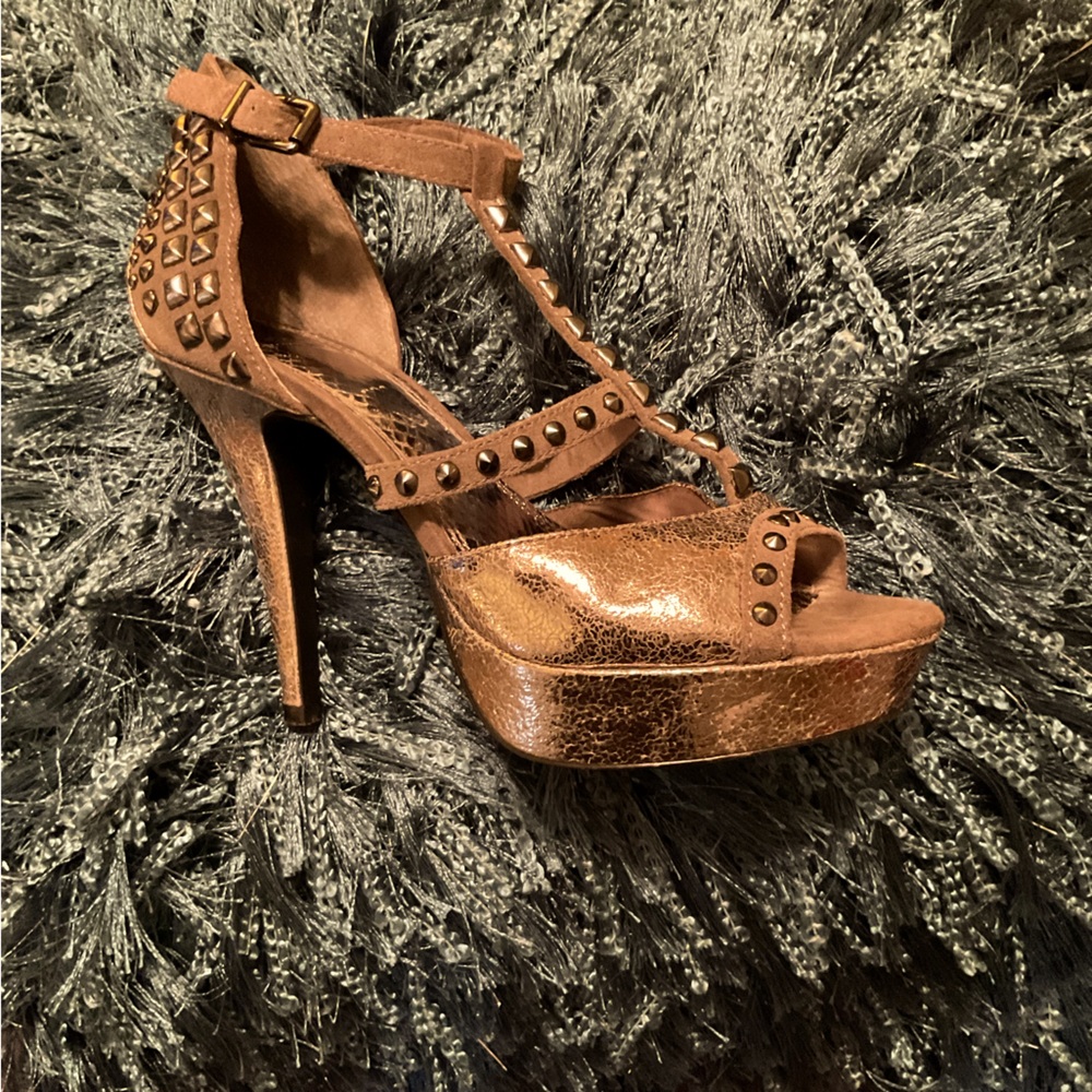 Gianni Bini Gray Studded Heel